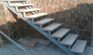 Монтаж лестницы