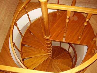 Оригинальная конструкция винтовой лестницы